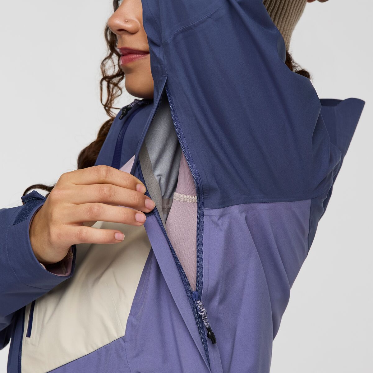 Impermeo 3L Hooded Shell Jacket Women's - Image 25