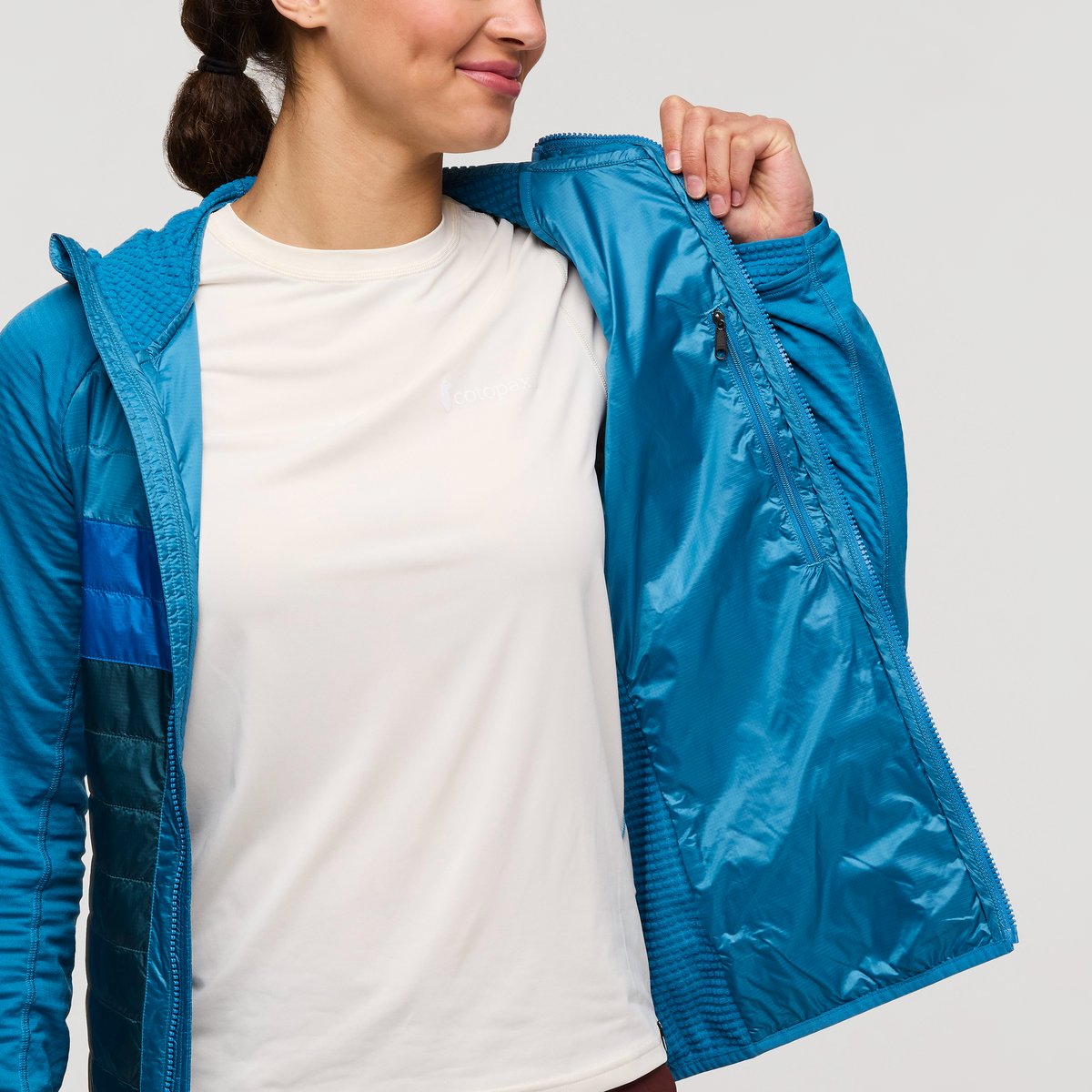 Capa Hybrid Insulated Hooded Jacket Women's - Image 24