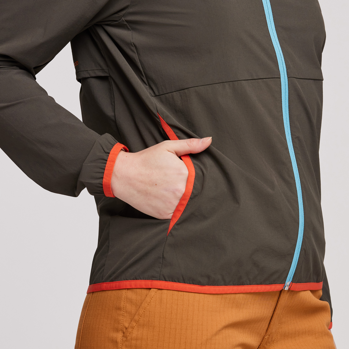 Vuelta Performance Windbreaker Jacket Women's - Image 13