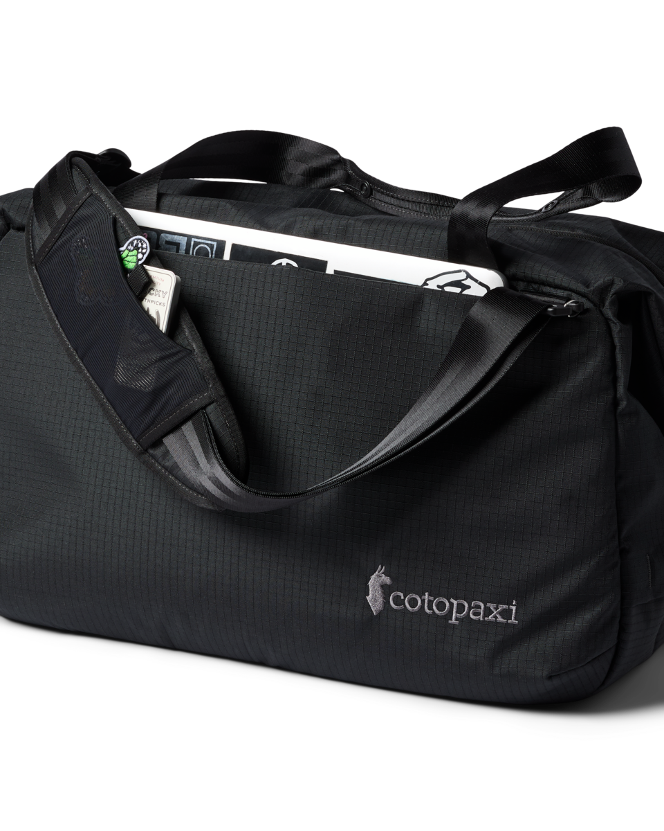 Viaje 35L Travel Duffel - Image 13